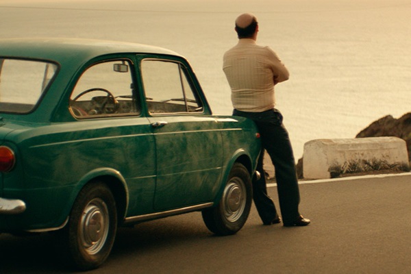 Viver é Fácil com Os Olhos Fechados | Vivir es fácil con los ojos cerrados