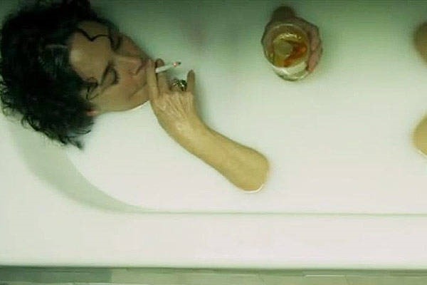 Gata Velha Ainda Mia