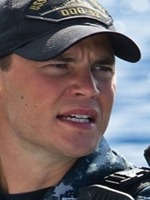 taylor-kitsch-in-universal-pictures-battleship-1