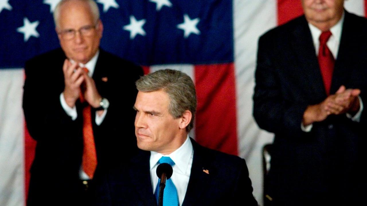 Resenha Crítica | W. (2008)